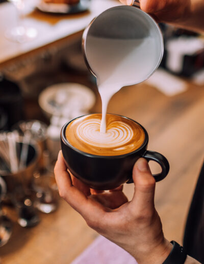 8tto grammi cafebar roesterei latte art in bayreuth latte art by francesco 14
