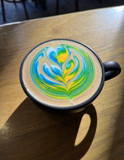 8tto grammi cafebar roesterei latte art in bayreuth latte art by francesco 48